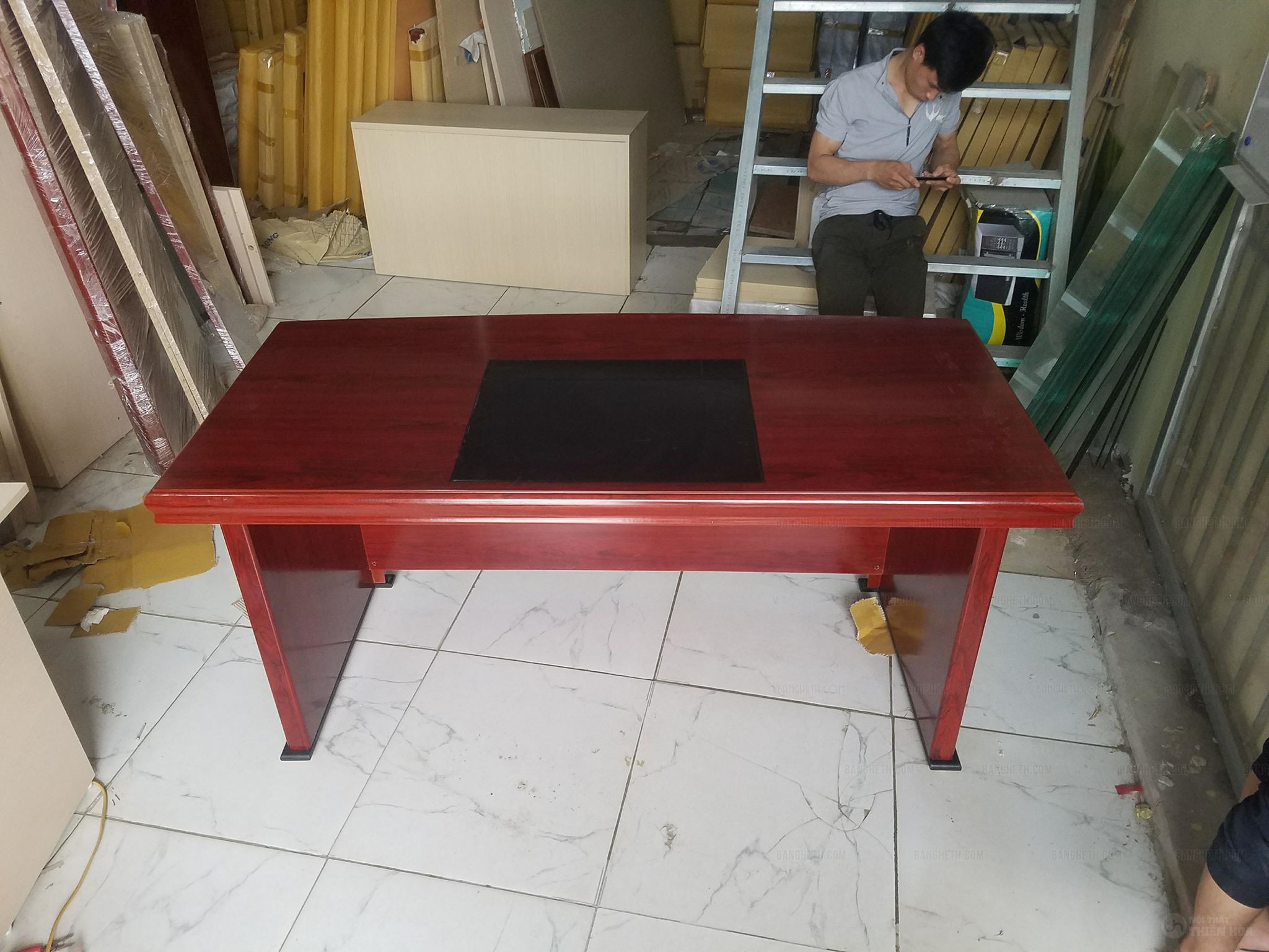 Bàn Giám Đốc Sang Trọng Cổ Điển 1m6 - BGĐ8